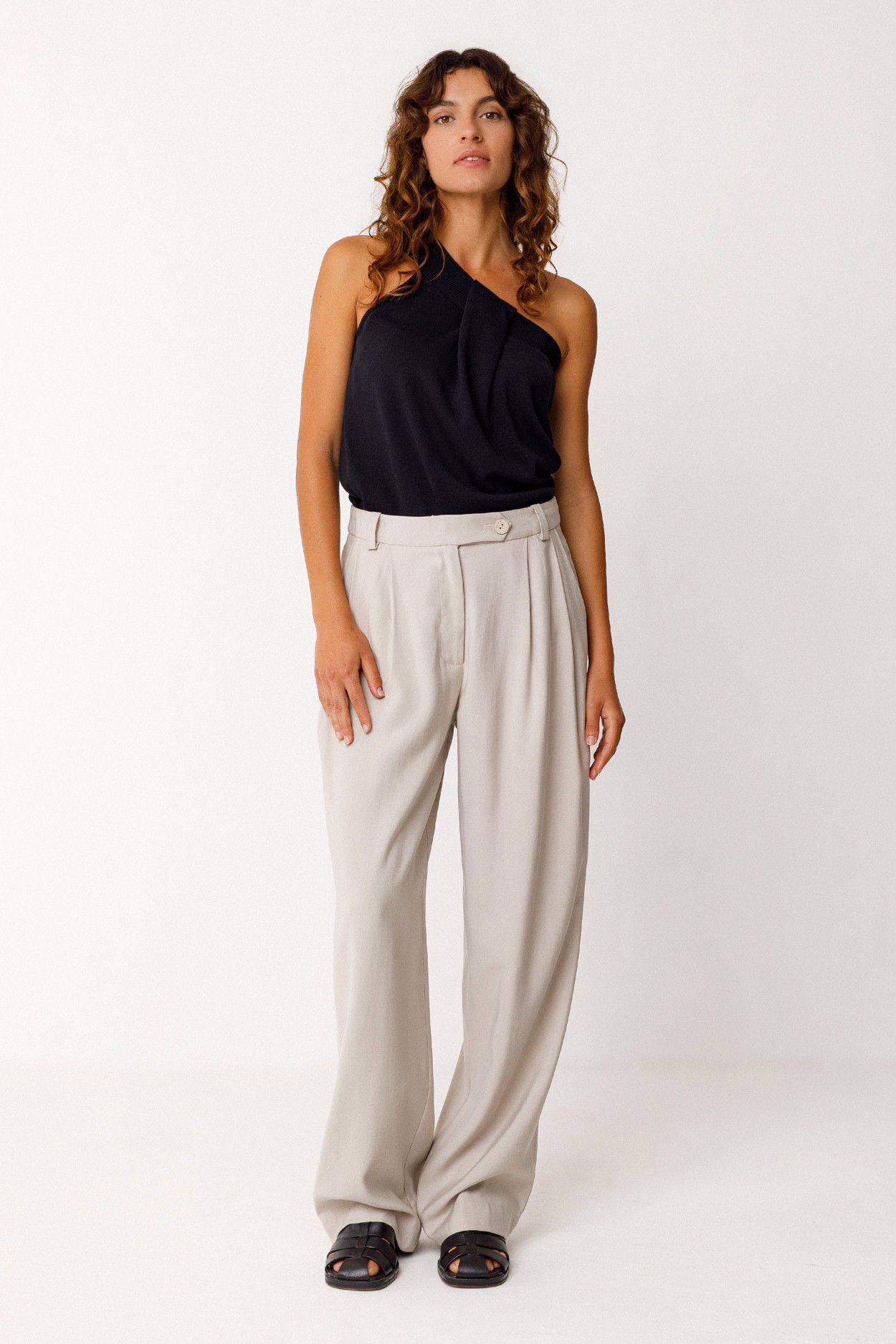 Tienda especializada en las mejores marcas de Ropa Ética, Sostenible y de algodón orgánico en Granada y Jaén. SKFK, Skunkfunk, PAN Producto Básico PANTALÓN HAIDE