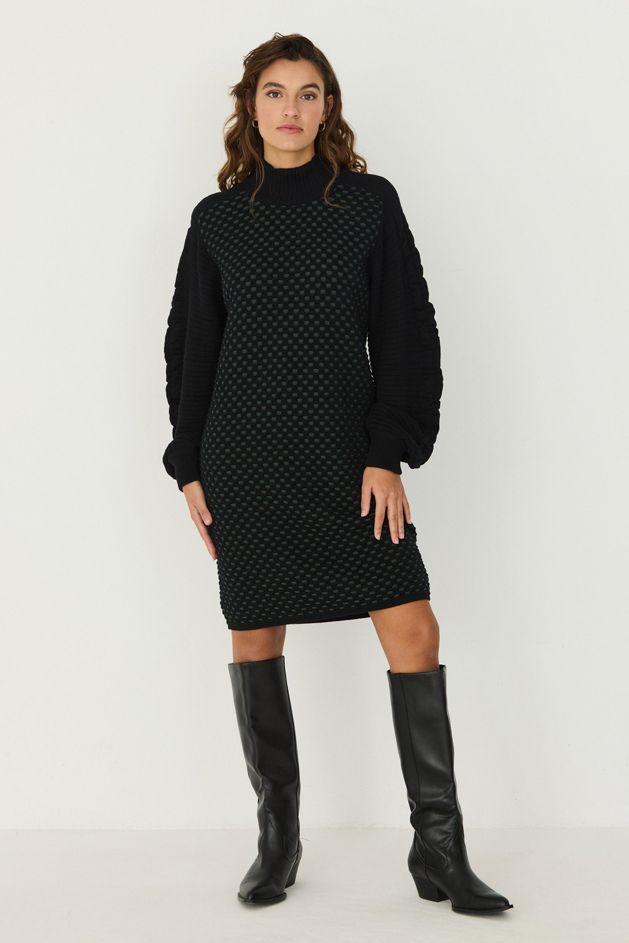 Tienda especializada en las mejores marcas de Ropa Ética, Sostenible y de algodón orgánico en Granada y Jaén. SKFK, Skunkfunk, PAN Producto Básico VESTIDO KALIOPE