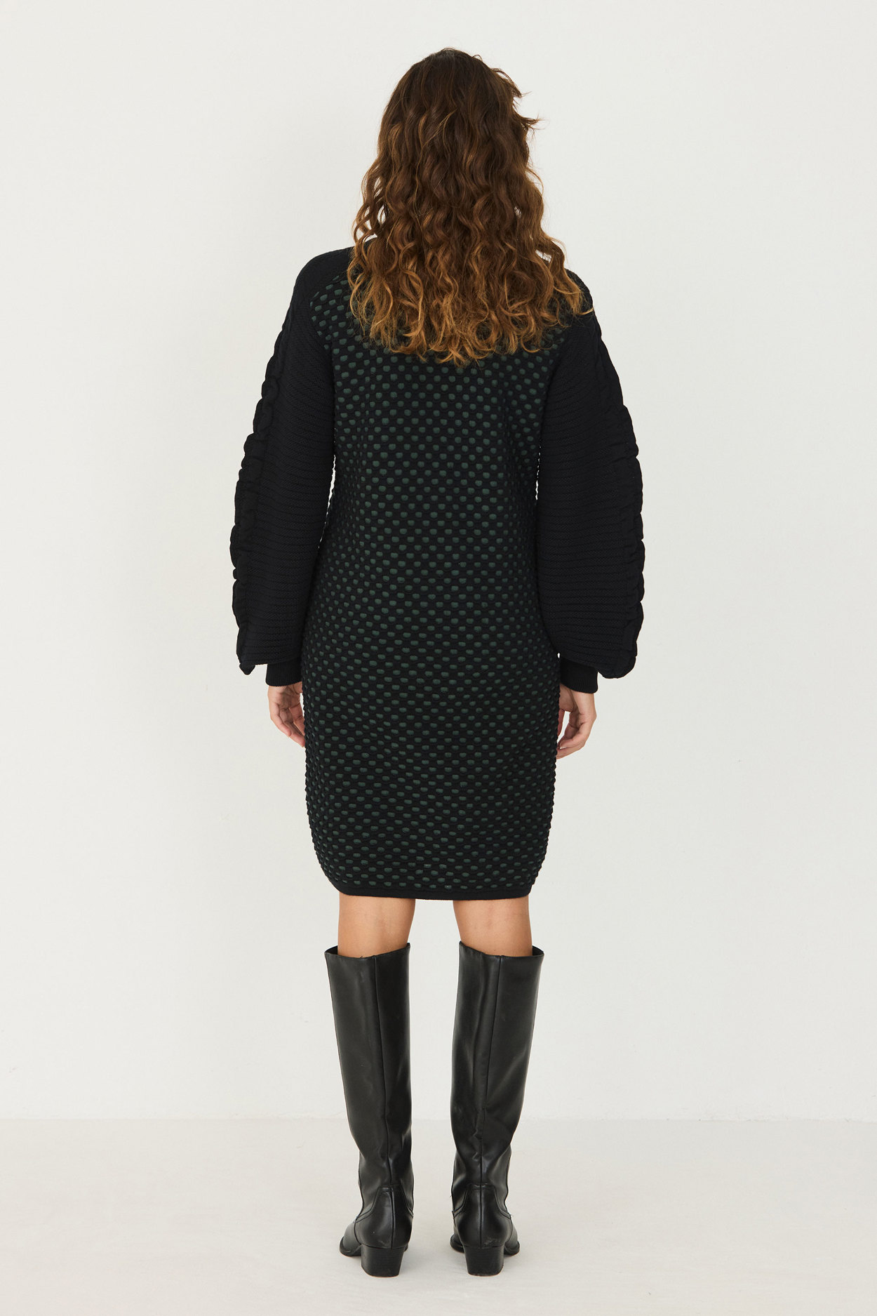 Tienda especializada en las mejores marcas de Ropa Ética, Sostenible y de algodón orgánico en Granada y Jaén. SKFK, Skunkfunk, PAN Producto BásicoVESTIDO KALIOPE