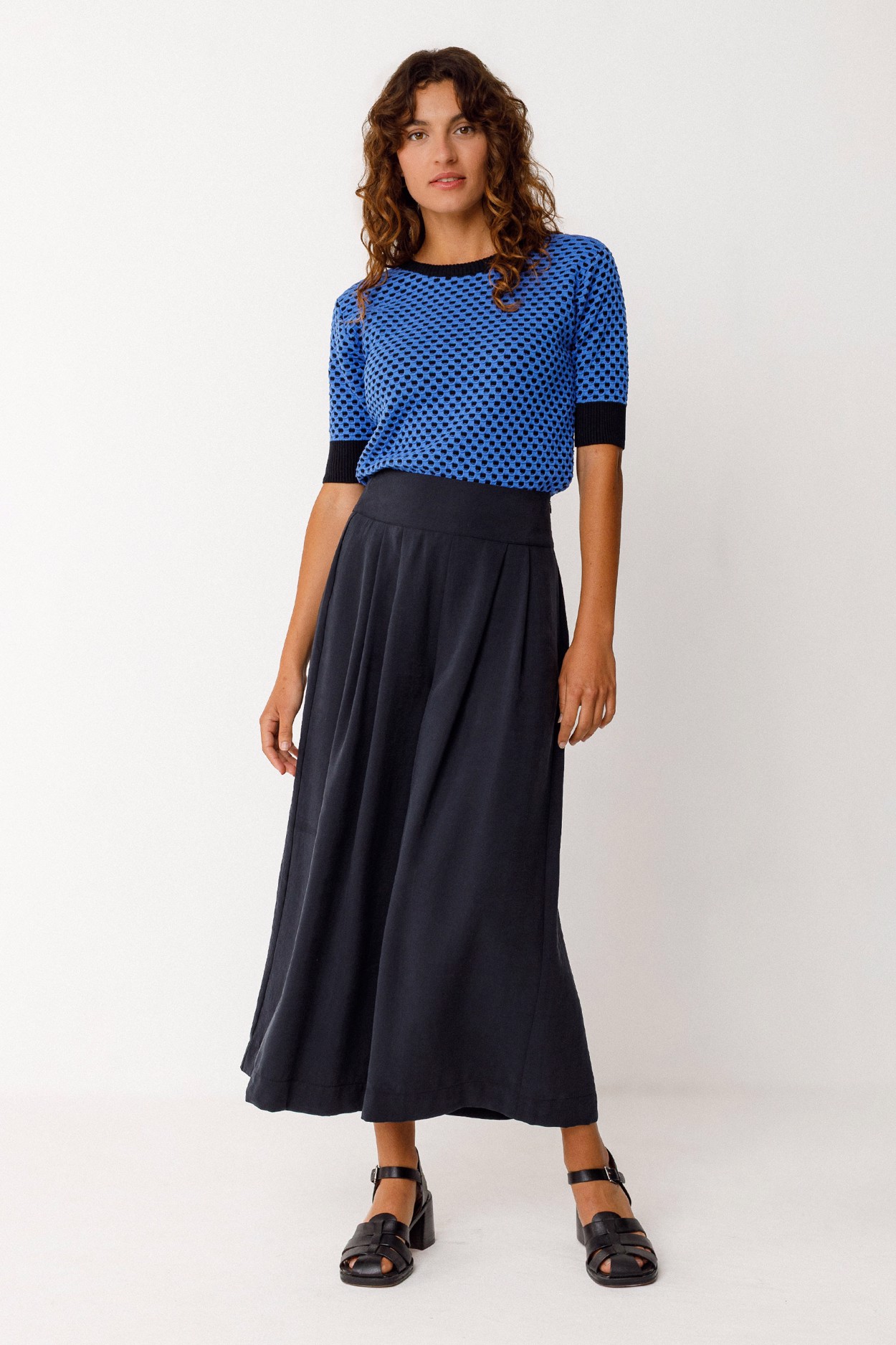 Tienda especializada en las mejores marcas de Ropa Ética, Sostenible y de algodón orgánico en Granada y Jaén. SKFK, Skunkfunk, PAN Producto BásicoPANTALÓN ENETZ