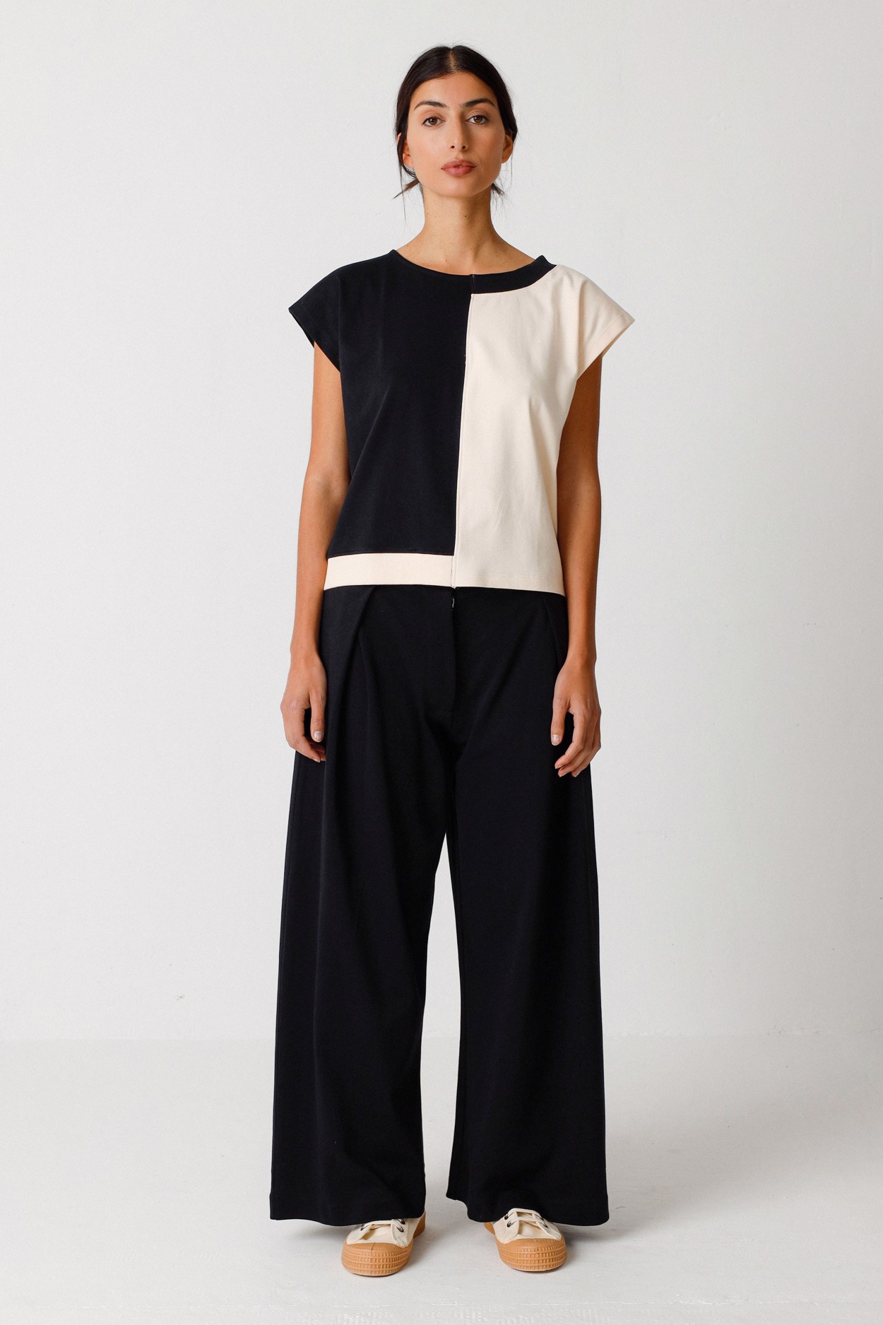 Tienda especializada en las mejores marcas de Ropa Ética, Sostenible y de algodón orgánico en Granada y Jaén. SKFK, Skunkfunk, PAN Producto BásicoCAMISETA EKAI