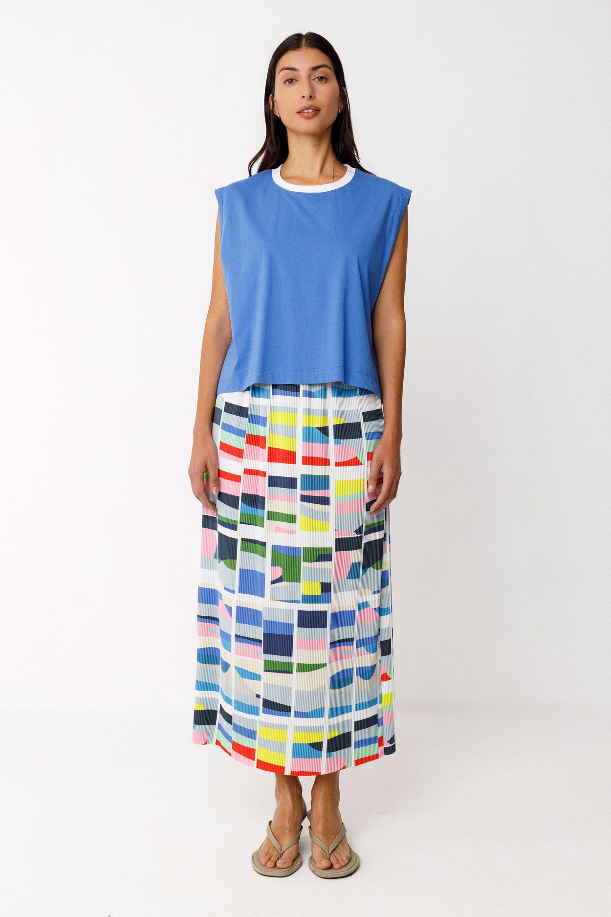 Tienda especializada en las mejores marcas de Ropa Ética, Sostenible y de algodón orgánico en Granada y Jaén. SKFK, Skunkfunk, PAN Producto BásicoCAMISETA ZUNZTZ-10