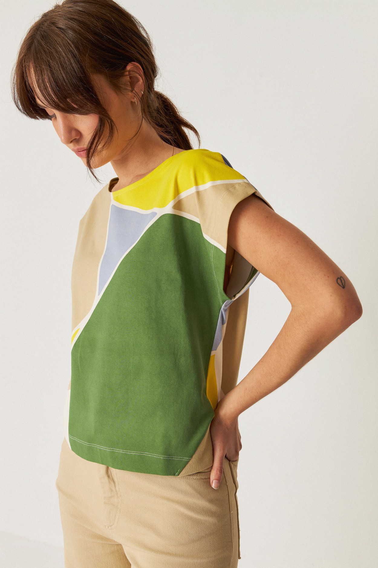 Tienda especializada en las mejores marcas de Ropa Ética, Sostenible y de algodón orgánico en Granada y Jaén. SKFK, Skunkfunk, PAN Producto BásicoCAMISETA EIDER