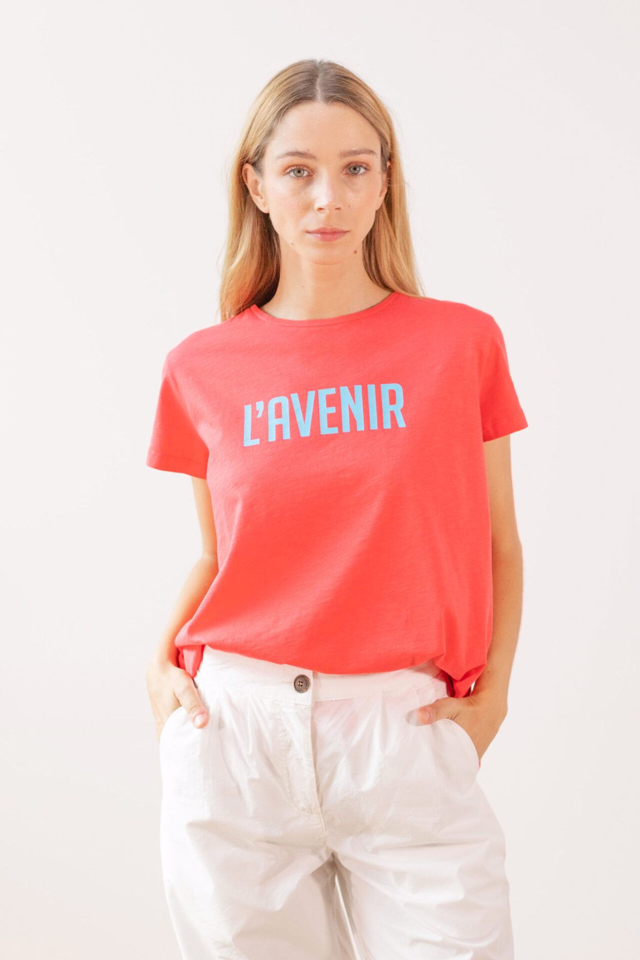 Tienda especializada en las mejores marcas de Ropa Ética, Sostenible y de algodón orgánico en Granada y Jaén. SKFK, Skunkfunk, PAN Producto BásicoCAMISETA FUTURO