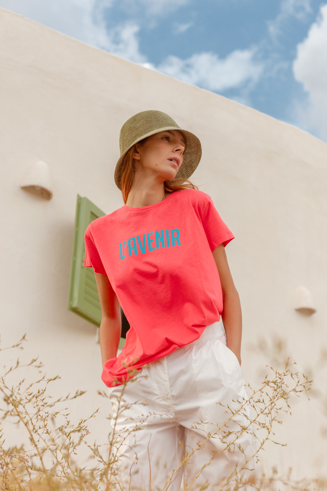 Tienda especializada en las mejores marcas de Ropa Ética, Sostenible y de algodón orgánico en Granada y Jaén. SKFK, Skunkfunk, PAN Producto Básico CAMISETA FUTURO