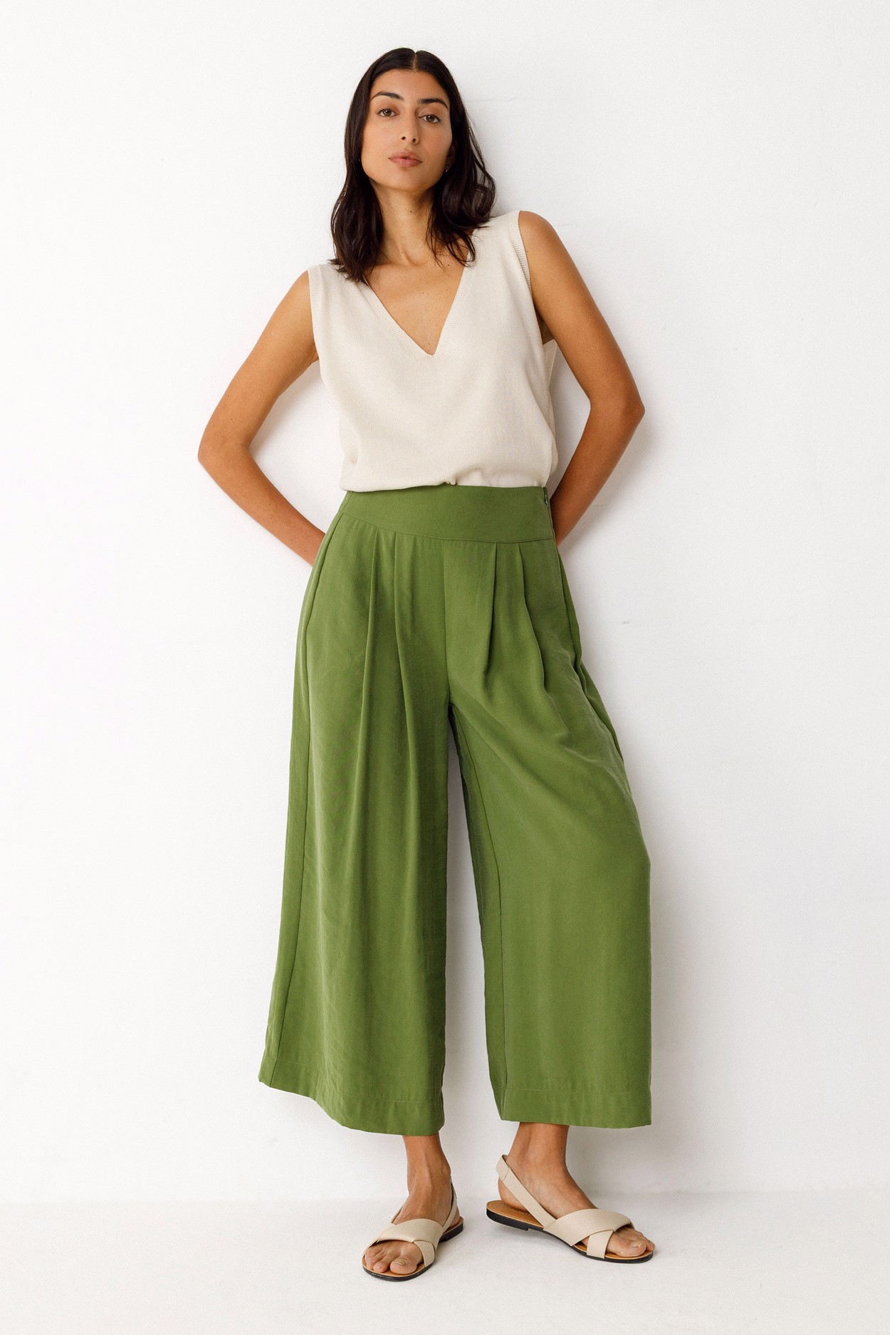 Tienda especializada en las mejores marcas de Ropa Ética, Sostenible y de algodón orgánico en Granada y Jaén. SKFK, Skunkfunk, PAN Producto Básico PANTALÓN ENETZ