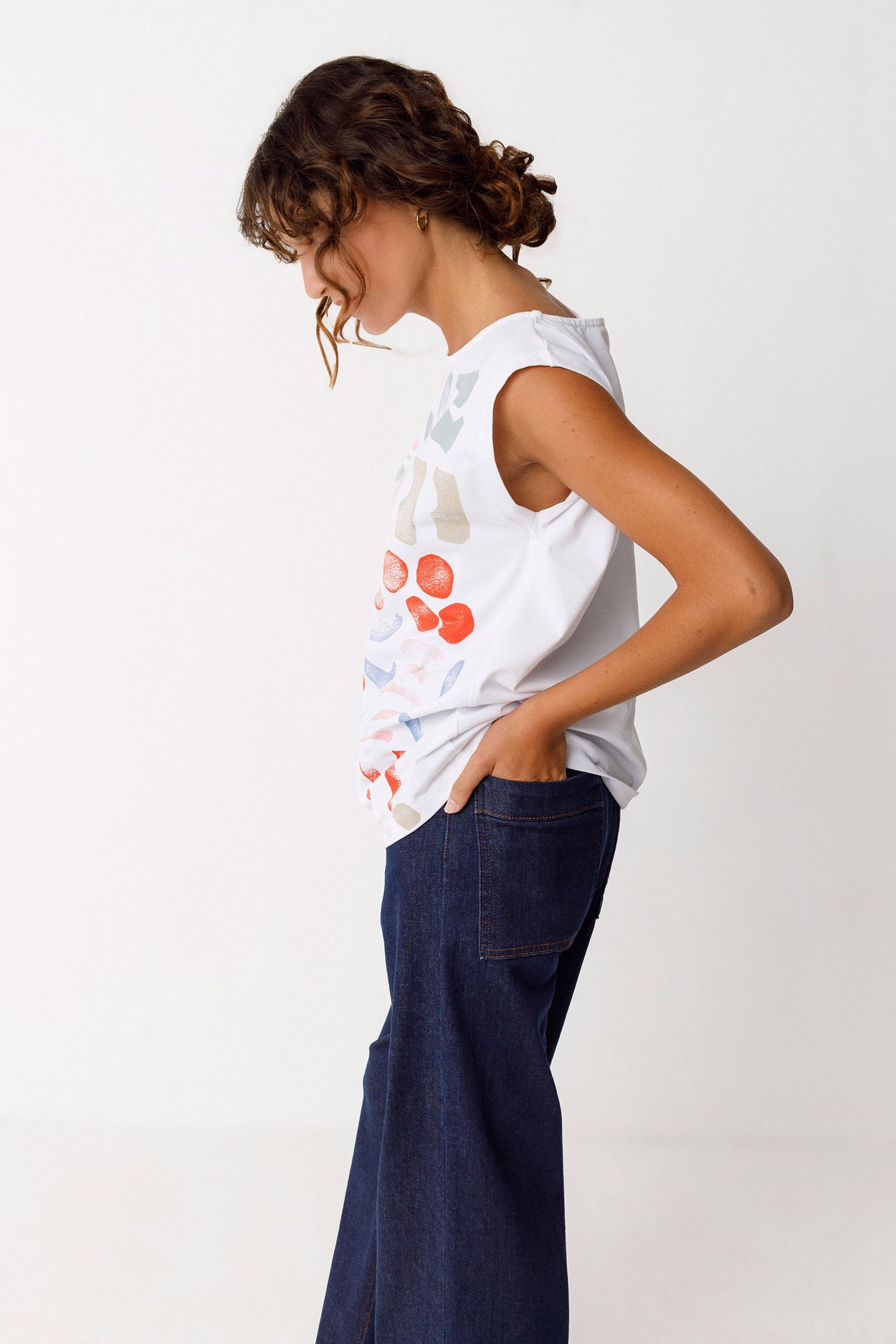 Tienda especializada en las mejores marcas de Ropa Ética, Sostenible y de algodón orgánico en Granada y Jaén. SKFK, Skunkfunk, PAN Producto BásicoCAMISETA MARIXOL