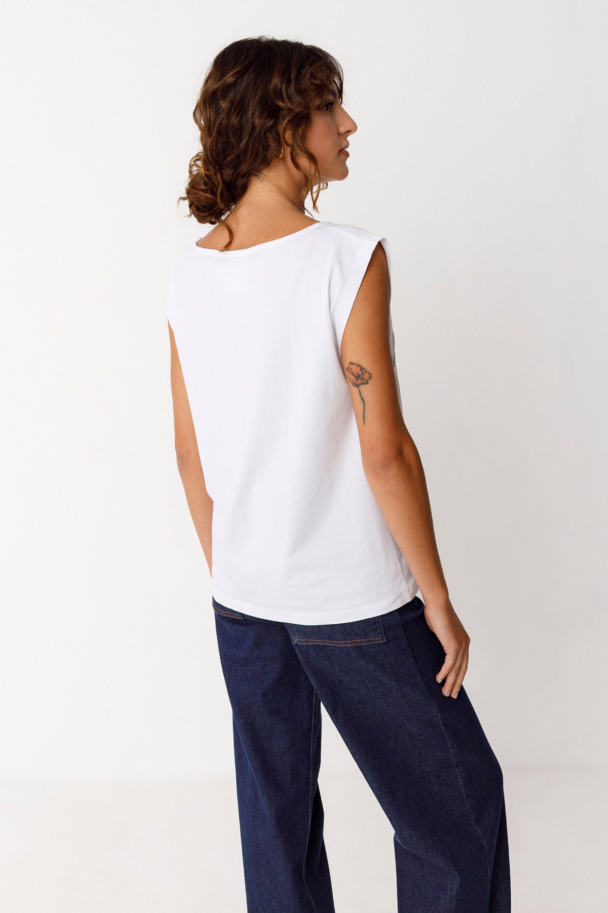 Tienda especializada en las mejores marcas de Ropa Ética, Sostenible y de algodón orgánico en Granada y Jaén. SKFK, Skunkfunk, PAN Producto BásicoCAMISETA MARIXOL