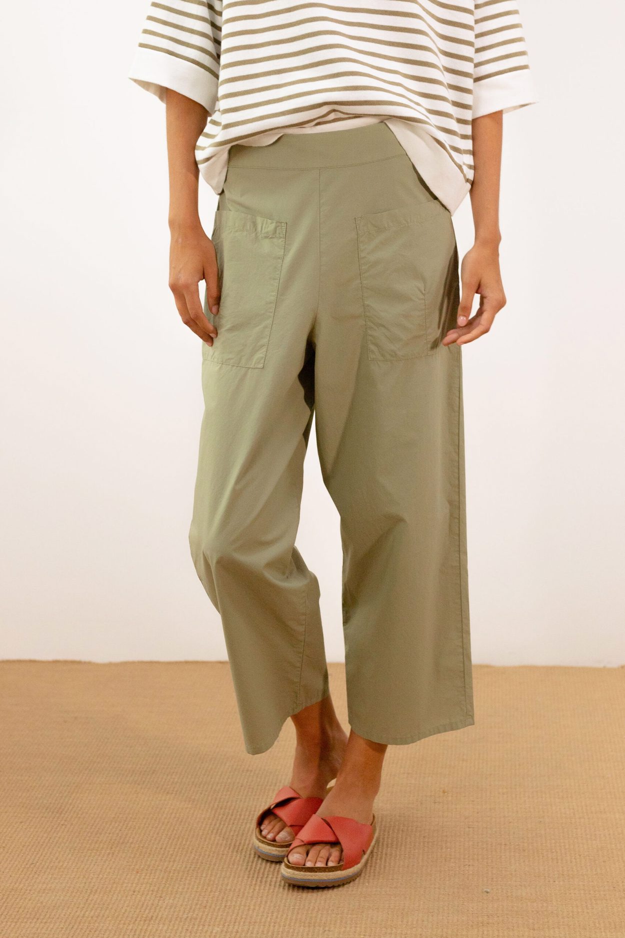 Tienda especializada en las mejores marcas de Ropa Ética, Sostenible y de algodón orgánico en Granada y Jaén. SKFK, Skunkfunk, PAN Producto BásicoPANTALÓN JULIA