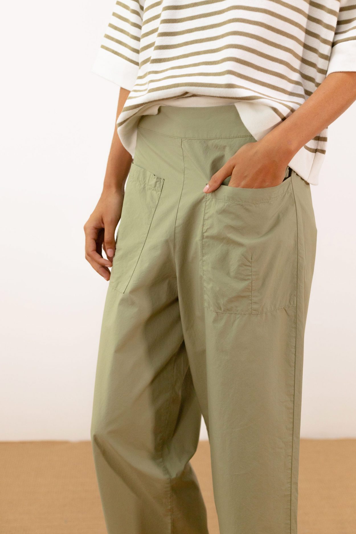 Tienda especializada en las mejores marcas de Ropa Ética, Sostenible y de algodón orgánico en Granada y Jaén. SKFK, Skunkfunk, PAN Producto BásicoPANTALÓN JULIA