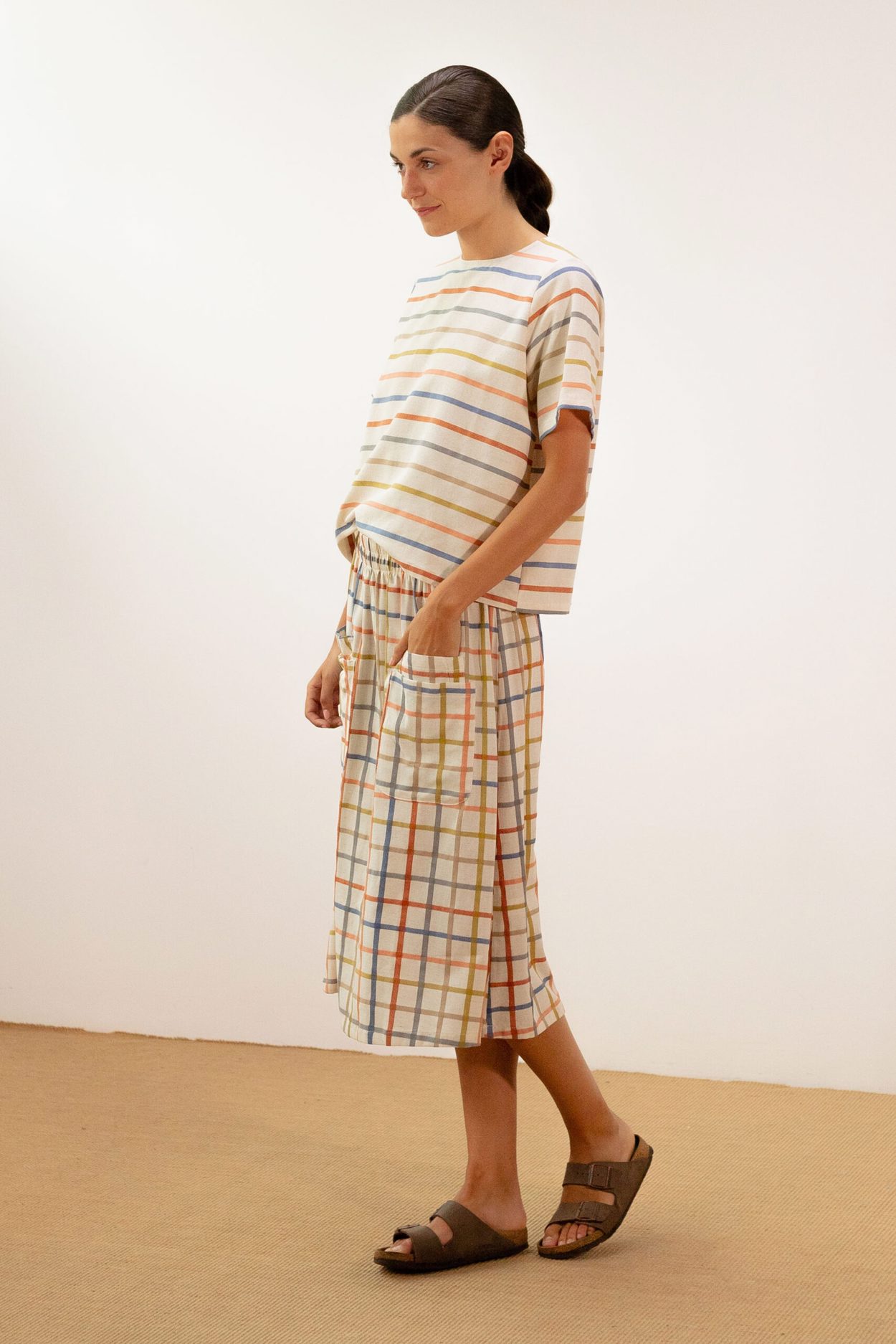 Tienda especializada en las mejores marcas de Ropa Ética, Sostenible y de algodón orgánico en Granada y Jaén. SKFK, Skunkfunk, PAN Producto BásicoBLUSA SÁHARA