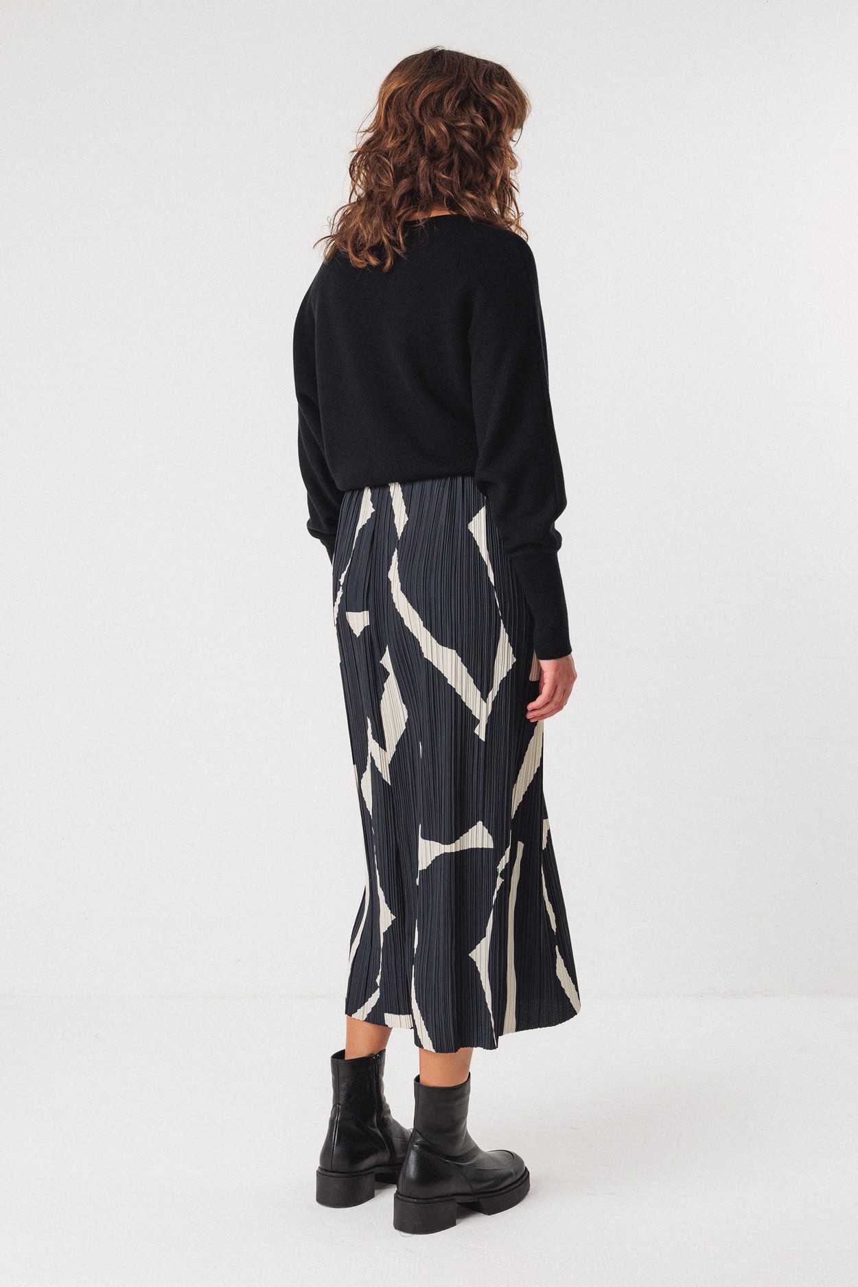Tienda especializada en las mejores marcas de Ropa Ética, Sostenible y de algodón orgánico en Granada y Jaén. SKFK, Skunkfunk, PAN Producto BásicoFALDA LAURANE