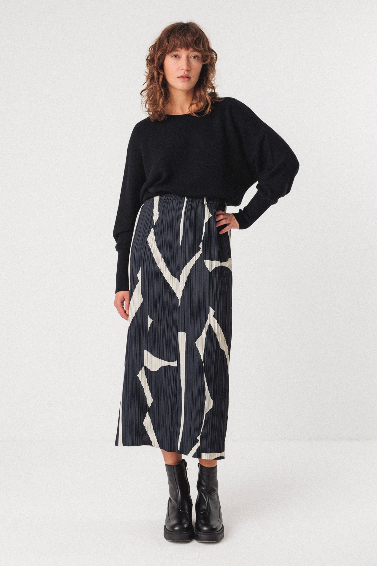 Tienda especializada en las mejores marcas de Ropa Ética, Sostenible y de algodón orgánico en Granada y Jaén. SKFK, Skunkfunk, PAN Producto Básico FALDA LAURANE