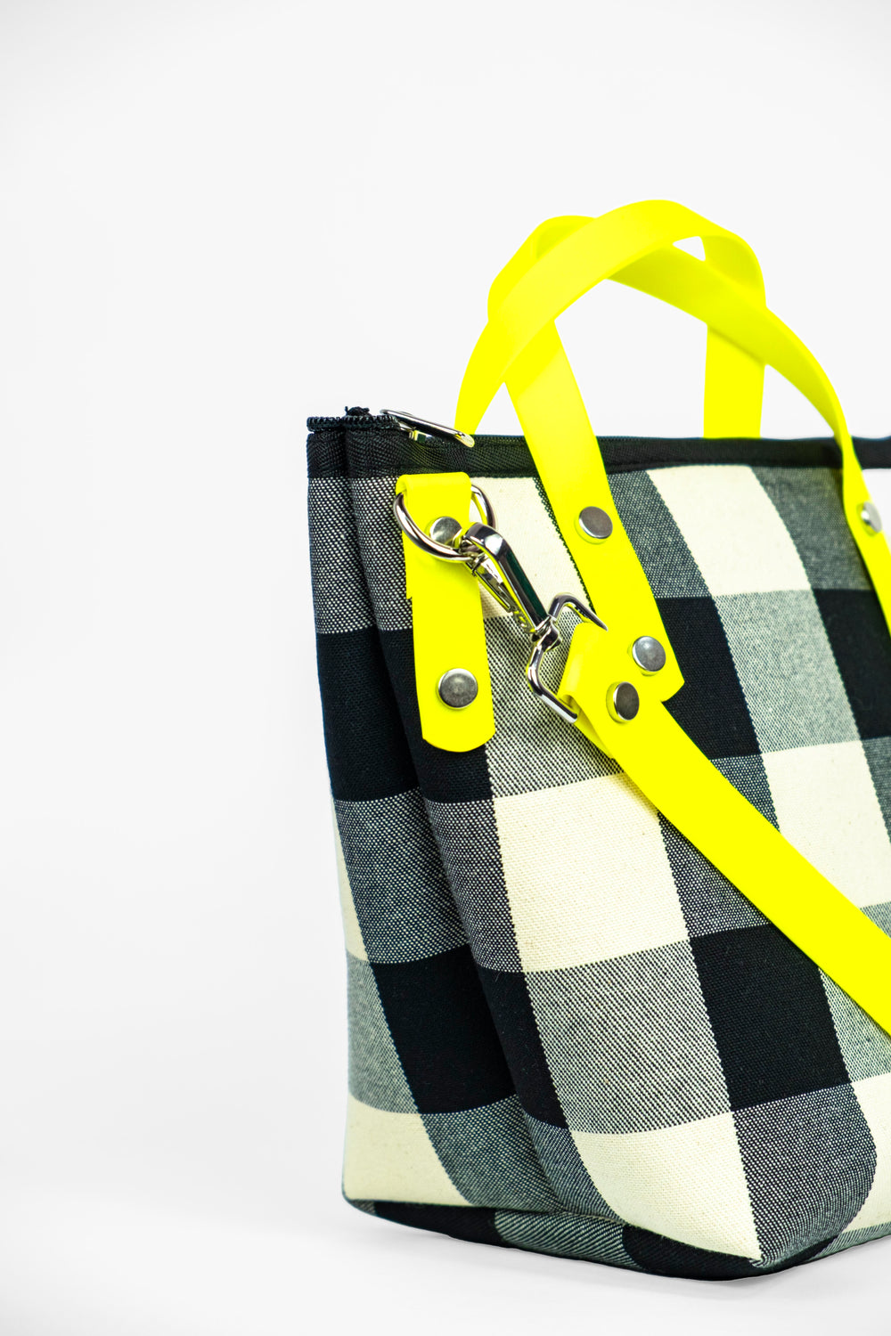 Tienda especializada en las mejores marcas de Ropa Ética, Sostenible y de algodón orgánico en Granada y Jaén. SKFK, Skunkfunk, PAN Producto BásicoBOLSO CAPRI