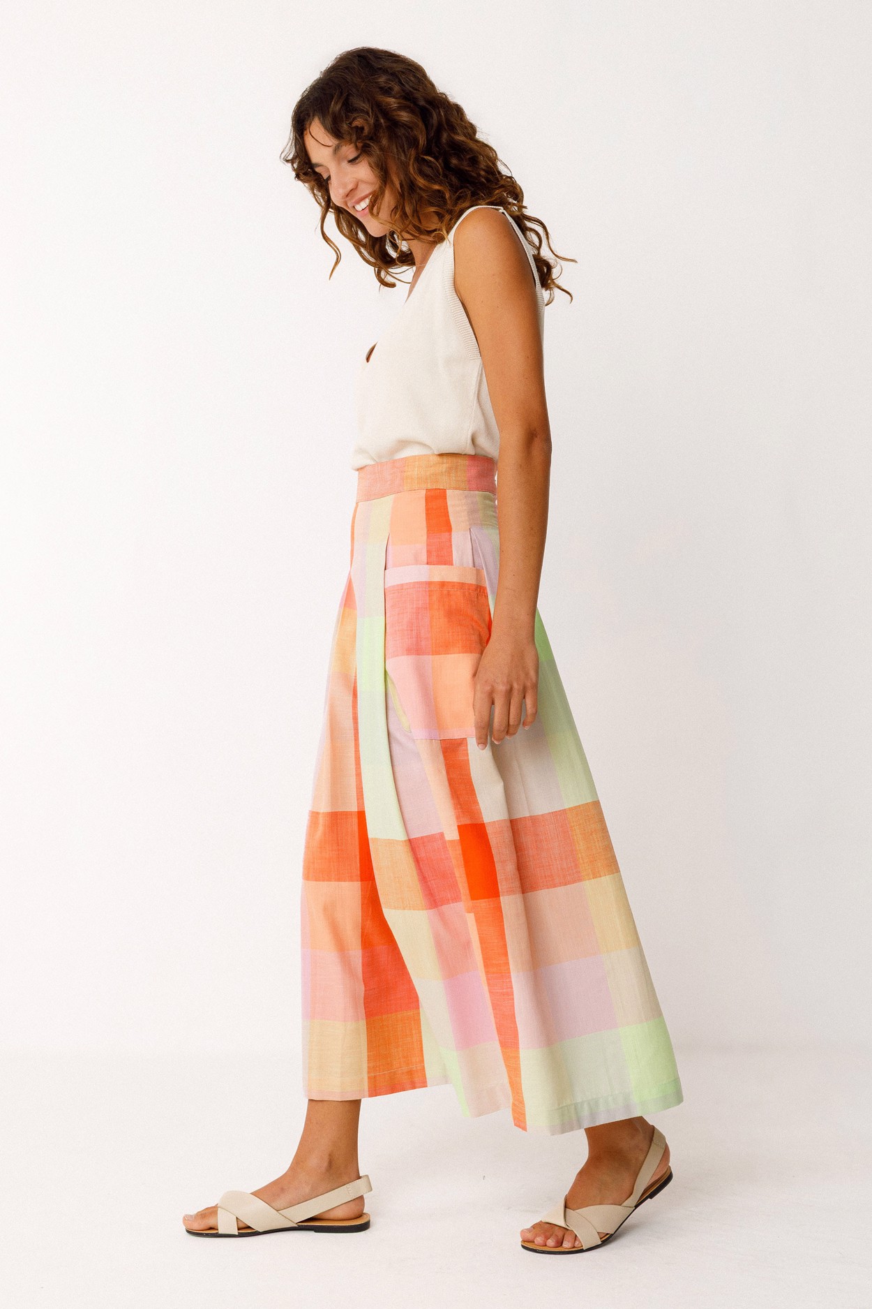 Tienda especializada en las mejores marcas de Ropa Ética, Sostenible y de algodón orgánico en Granada y Jaén. SKFK, Skunkfunk, PAN Producto BásicoFALDA IRAMA