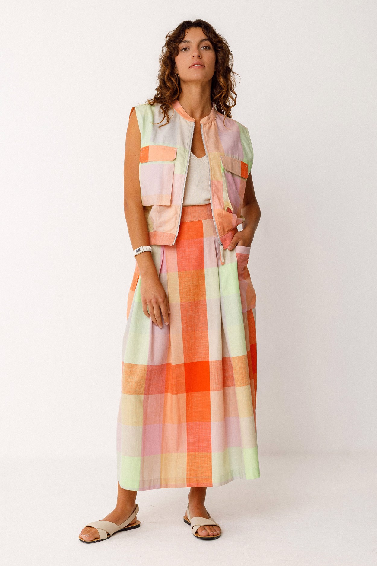 Tienda especializada en las mejores marcas de Ropa Ética, Sostenible y de algodón orgánico en Granada y Jaén. SKFK, Skunkfunk, PAN Producto BásicoFALDA IRAMA