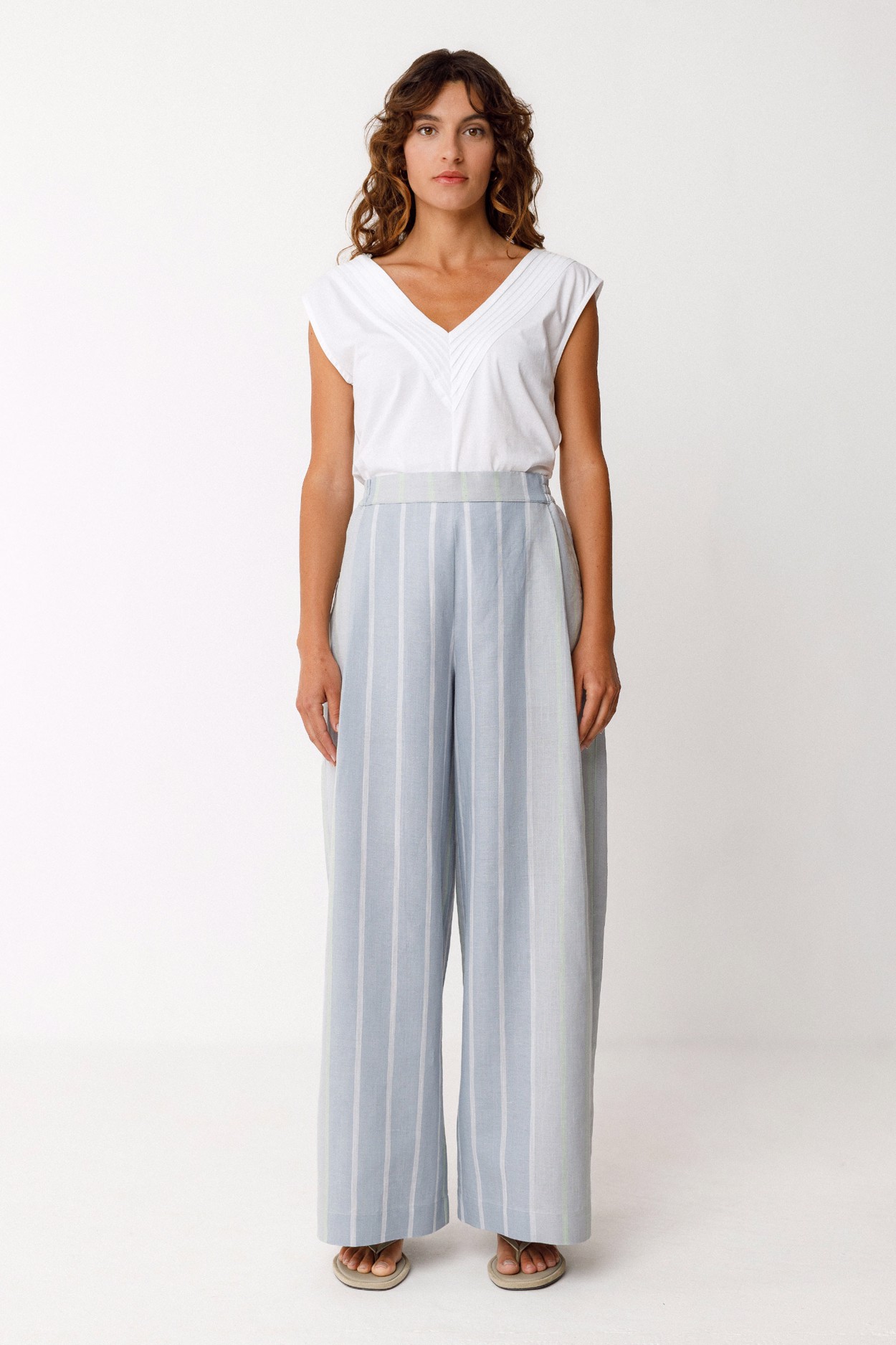 Tienda especializada en las mejores marcas de Ropa Ética, Sostenible y de algodón orgánico en Granada y Jaén. SKFK, Skunkfunk, PAN Producto Básico PANTALÓN LUR