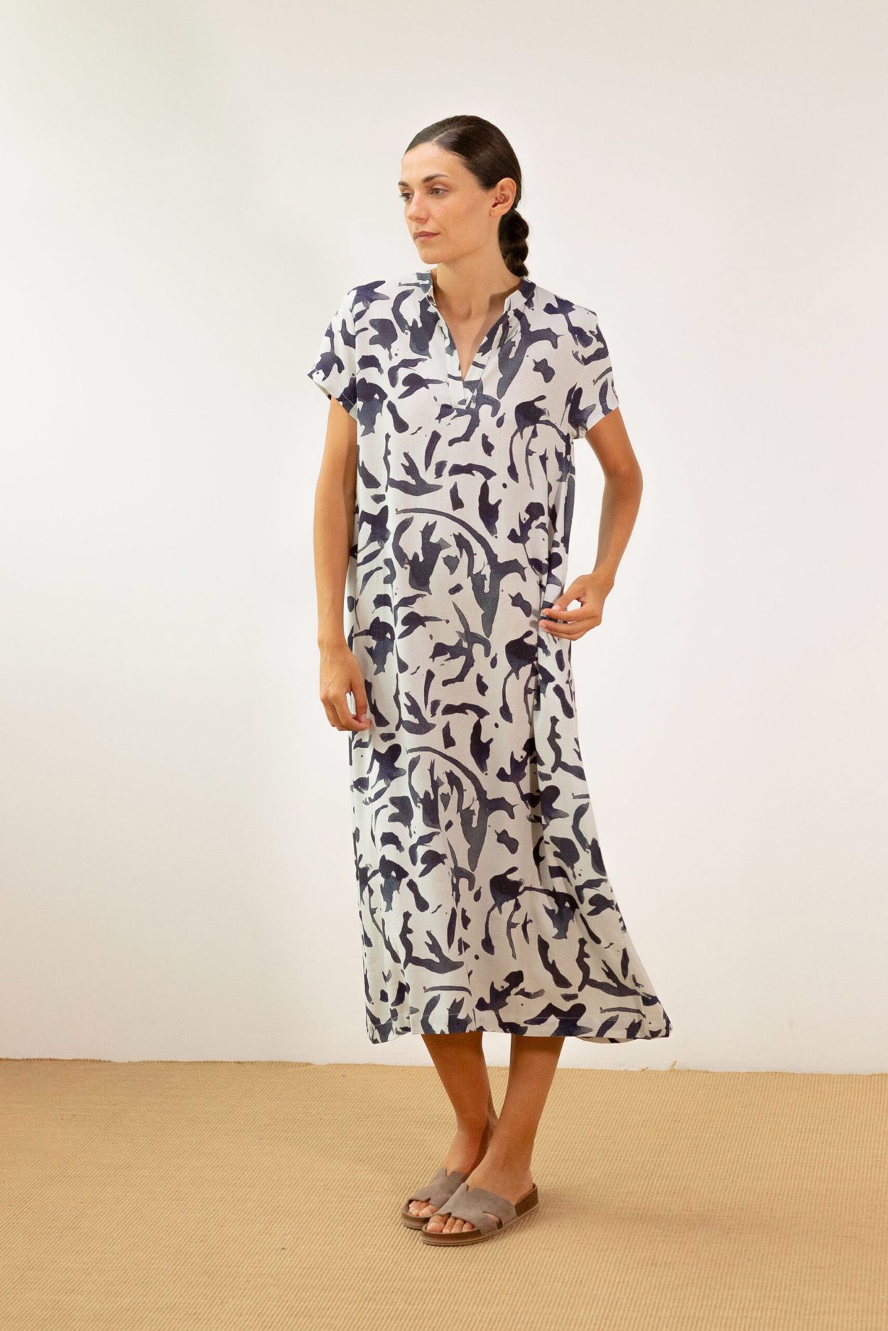 Tienda especializada en las mejores marcas de Ropa Ética, Sostenible y de algodón orgánico en Granada y Jaén. SKFK, Skunkfunk, PAN Producto BásicoVESTIDO NAGORE