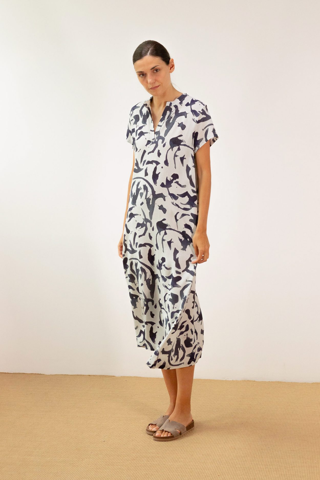 Tienda especializada en las mejores marcas de Ropa Ética, Sostenible y de algodón orgánico en Granada y Jaén. SKFK, Skunkfunk, PAN Producto BásicoVESTIDO NAGORE