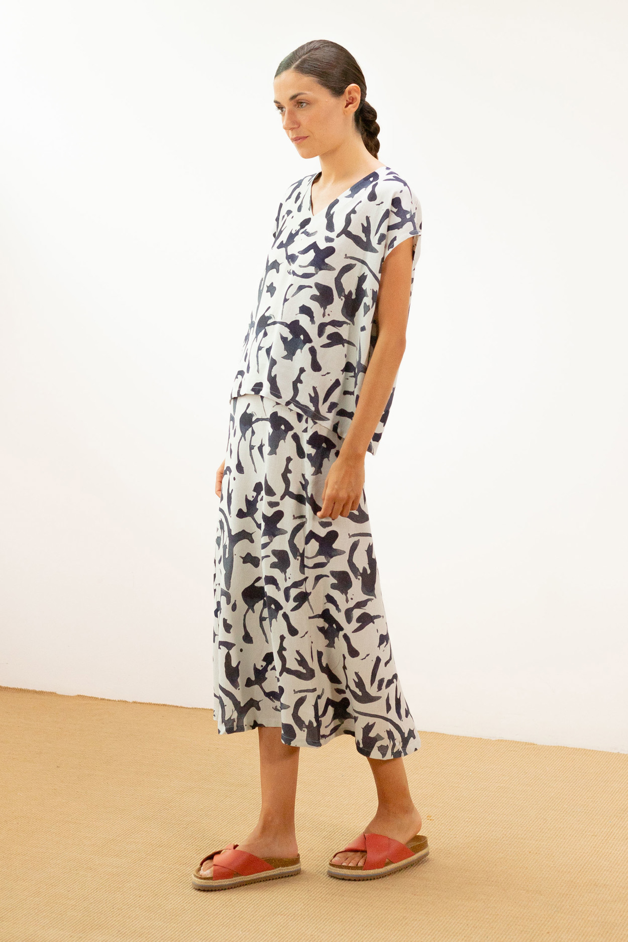 Tienda especializada en las mejores marcas de Ropa Ética, Sostenible y de algodón orgánico en Granada y Jaén. SKFK, Skunkfunk, PAN Producto Básico FALDA NAGORE