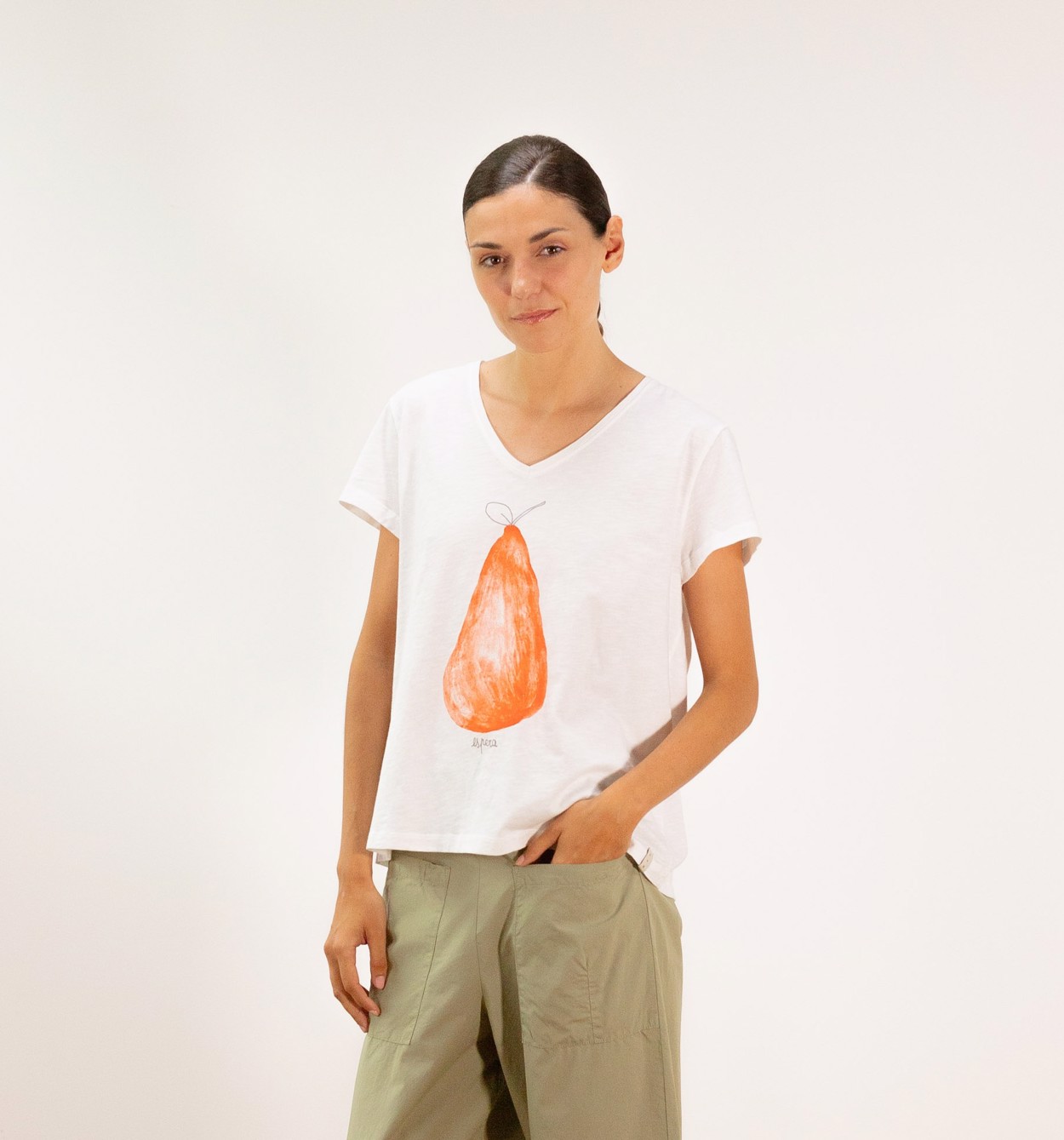 Tienda especializada en las mejores marcas de Ropa Ética, Sostenible y de algodón orgánico en Granada y Jaén. SKFK, Skunkfunk, PAN Producto Básico CAMISETA PERA