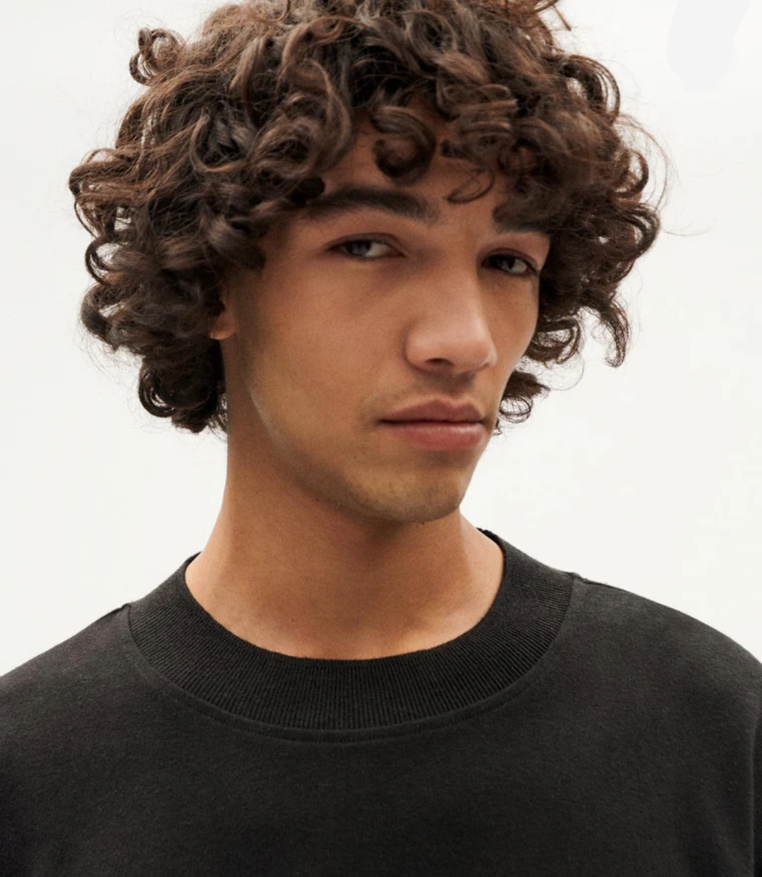 Tienda especializada en las mejores marcas de Ropa Ética, Sostenible y de algodón orgánico en Granada y Jaén. SKFK, Skunkfunk, PAN Producto BásicoCAMISETA DOUG