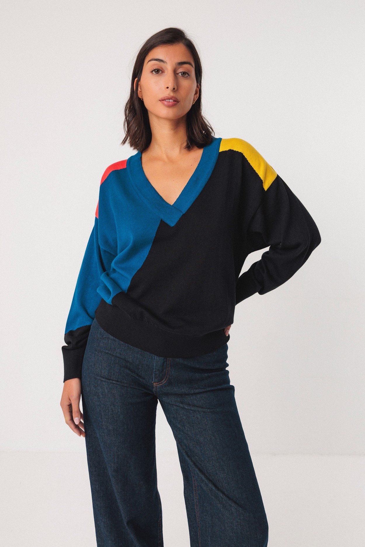 Tienda especializada en las mejores marcas de Ropa Ética, Sostenible y de algodón orgánico en Granada y Jaén. SKFK, Skunkfunk, PAN Producto Básico JERSEY ADRIANA