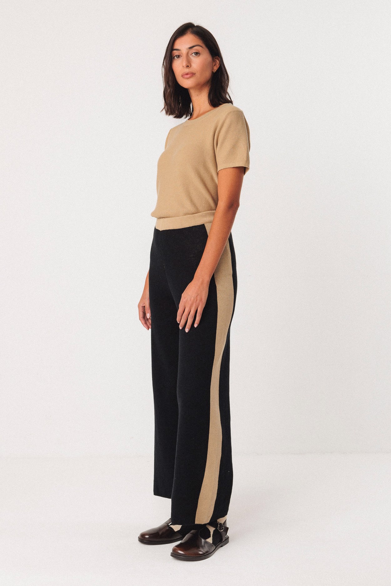 Tienda especializada en las mejores marcas de Ropa Ética, Sostenible y de algodón orgánico en Granada y Jaén. SKFK, Skunkfunk, PAN Producto Básico PANTALÓN GAI