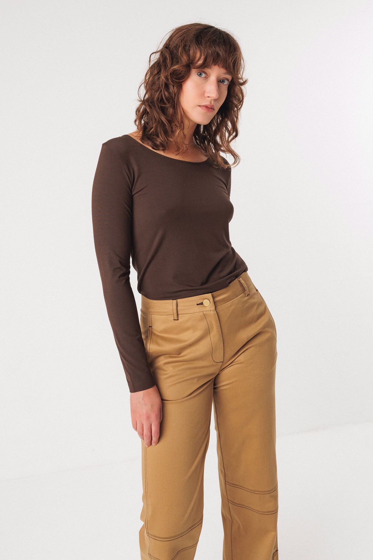 Tienda especializada en las mejores marcas de Ropa Ética, Sostenible y de algodón orgánico en Granada y Jaén. SKFK, Skunkfunk, PAN Producto BásicoCAMISETA ZUR7