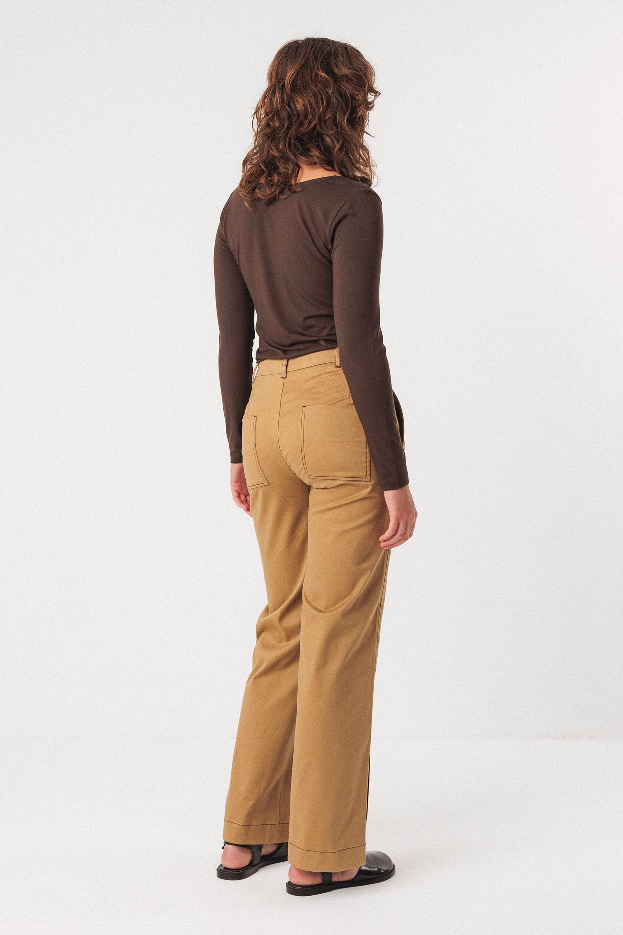 Tienda especializada en las mejores marcas de Ropa Ética, Sostenible y de algodón orgánico en Granada y Jaén. SKFK, Skunkfunk, PAN Producto BásicoCAMISETA ZUR7