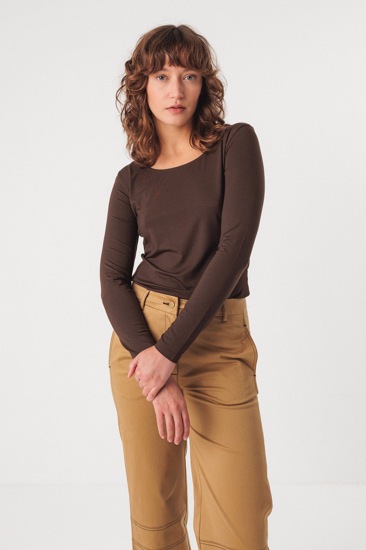 Tienda especializada en las mejores marcas de Ropa Ética, Sostenible y de algodón orgánico en Granada y Jaén. SKFK, Skunkfunk, PAN Producto Básico CAMISETA ZUR7