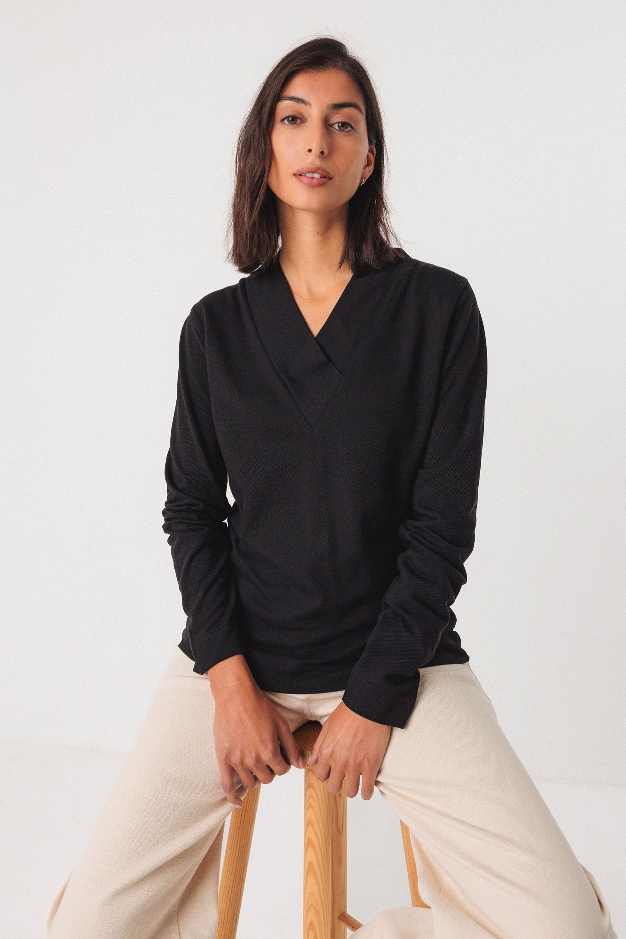 Tienda especializada en las mejores marcas de Ropa Ética, Sostenible y de algodón orgánico en Granada y Jaén. SKFK, Skunkfunk, PAN Producto Básico CAMISETA IBARNE