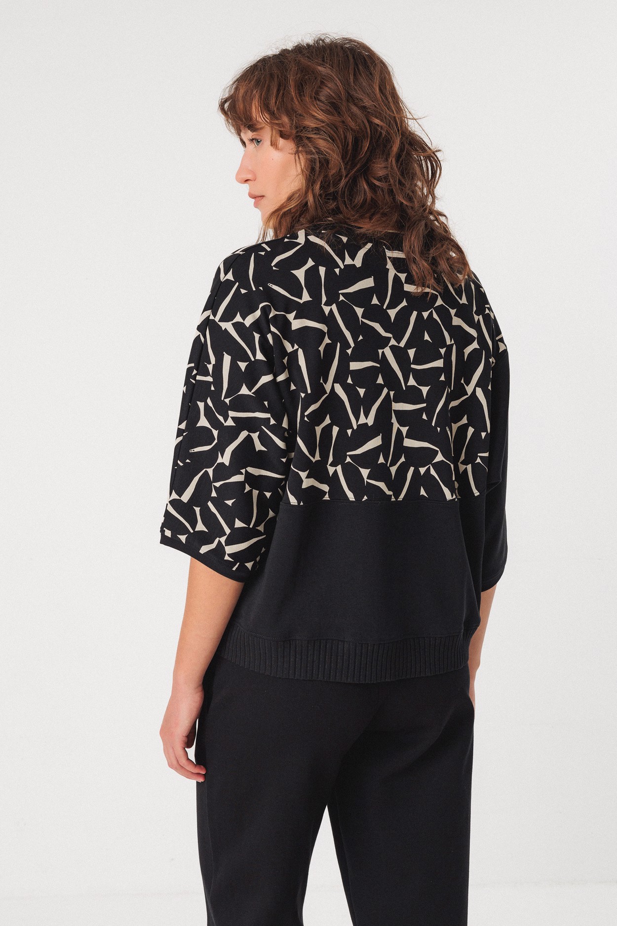 Tienda especializada en las mejores marcas de Ropa Ética, Sostenible y de algodón orgánico en Granada y Jaén. SKFK, Skunkfunk, PAN Producto BásicoCAMISETA NAHIERA