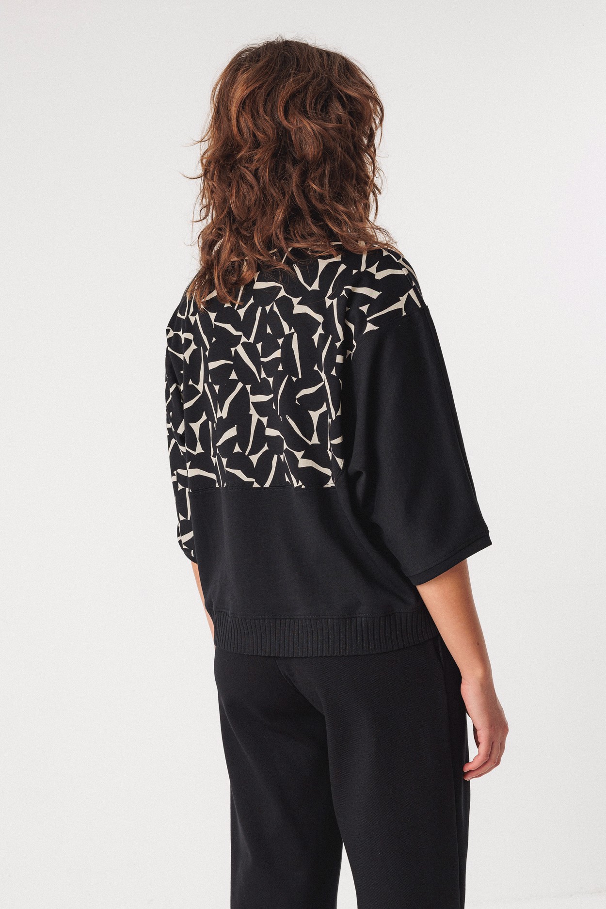 Tienda especializada en las mejores marcas de Ropa Ética, Sostenible y de algodón orgánico en Granada y Jaén. SKFK, Skunkfunk, PAN Producto BásicoCAMISETA NAHIERA