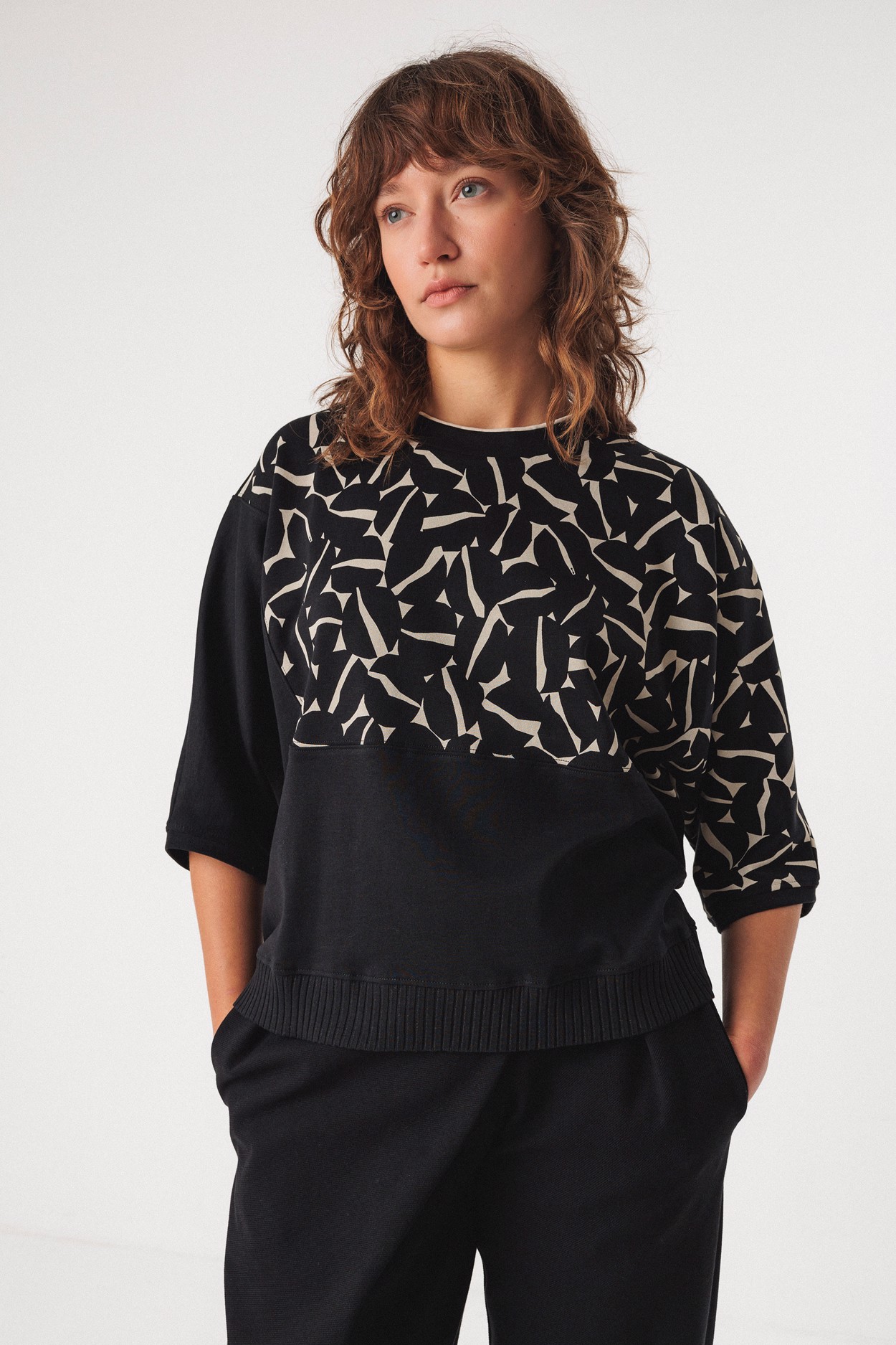 Tienda especializada en las mejores marcas de Ropa Ética, Sostenible y de algodón orgánico en Granada y Jaén. SKFK, Skunkfunk, PAN Producto Básico CAMISETA NAHIERA