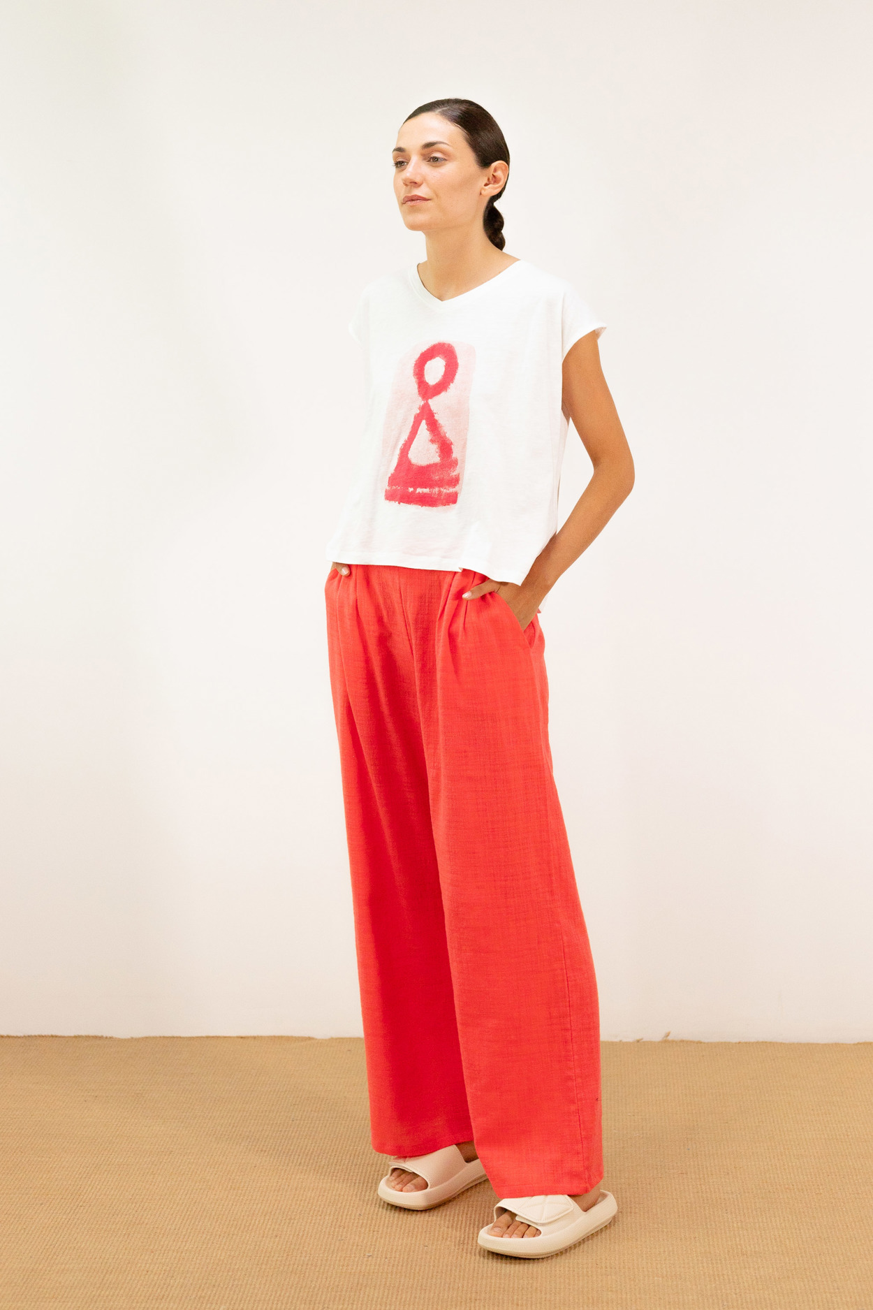 Tienda especializada en las mejores marcas de Ropa Ética, Sostenible y de algodón orgánico en Granada y Jaén. SKFK, Skunkfunk, PAN Producto BásicoCAMISETA ÉTNICO