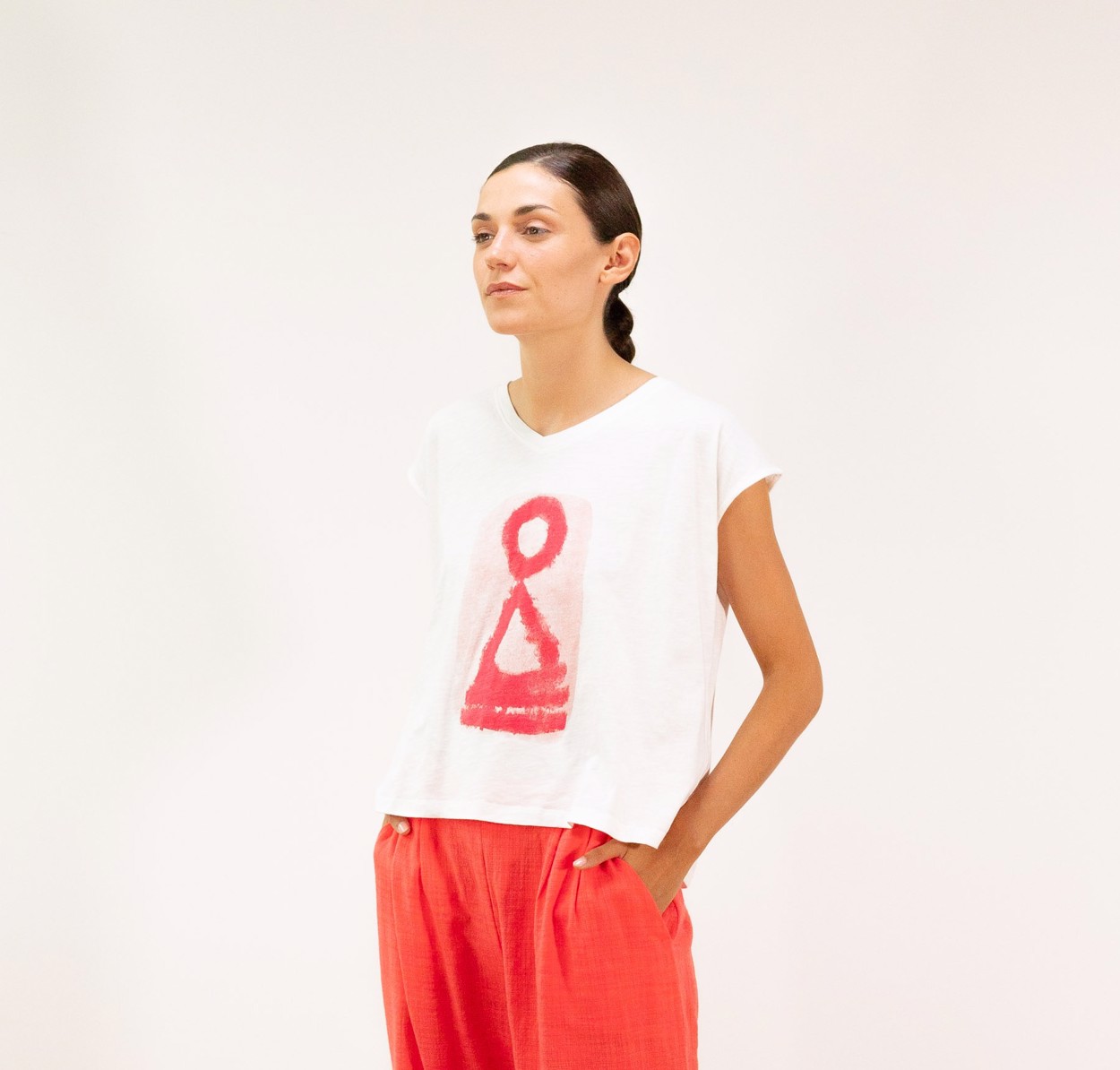 Tienda especializada en las mejores marcas de Ropa Ética, Sostenible y de algodón orgánico en Granada y Jaén. SKFK, Skunkfunk, PAN Producto Básico CAMISETA ÉTNICO