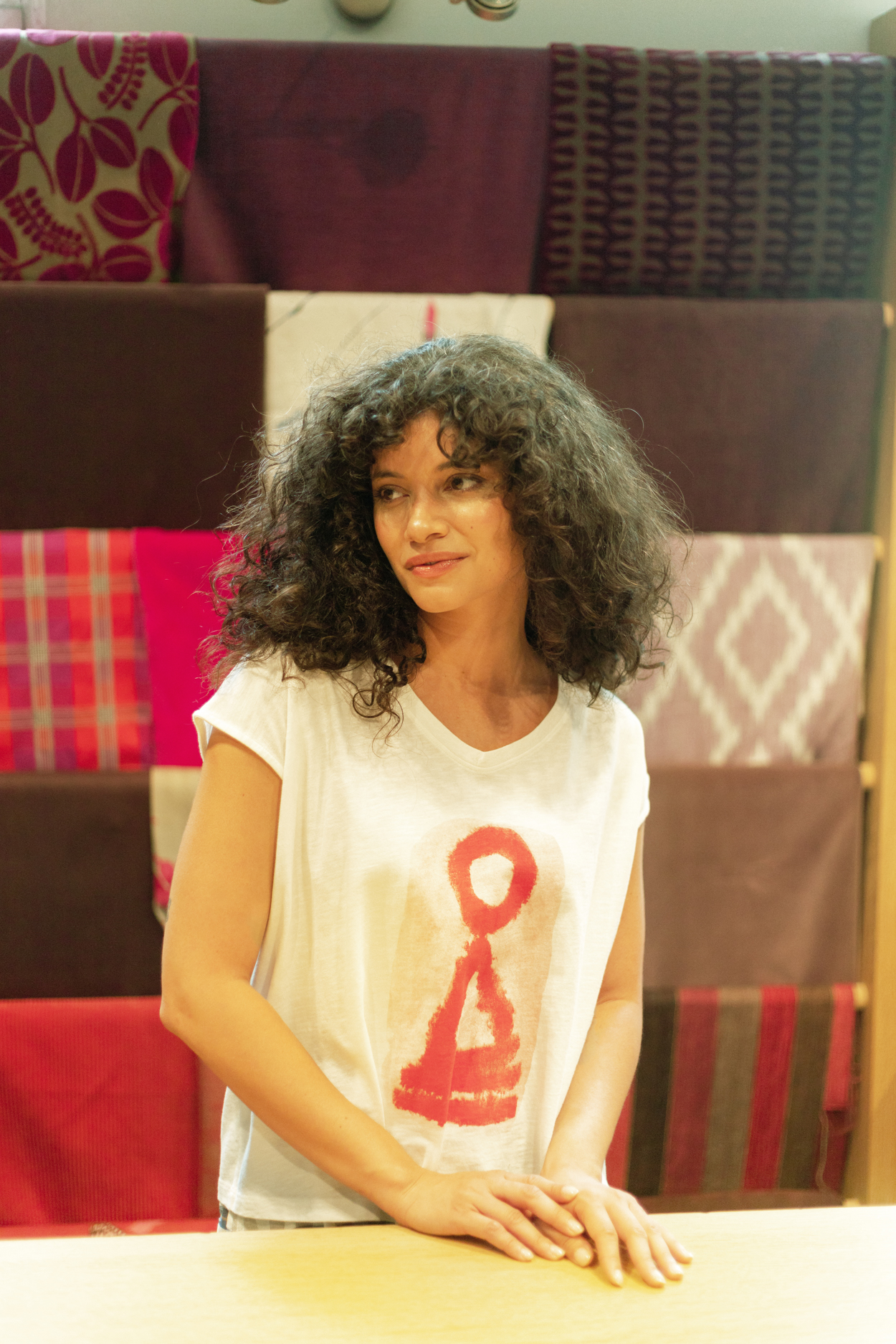 Tienda especializada en las mejores marcas de Ropa Ética, Sostenible y de algodón orgánico en Granada y Jaén. SKFK, Skunkfunk, PAN Producto BásicoCAMISETA ÉTNICO